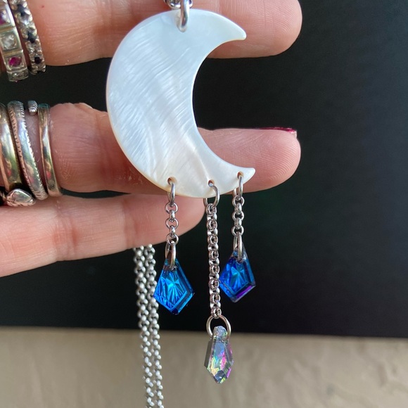 Mother of pearl & austrian crystals moon boho stainless steel chain necklace - Picture 9 of 11